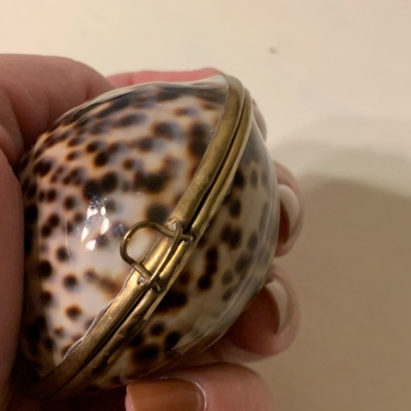 Vintage shell trinket box & clasp beautiful - Picture 4 of 9